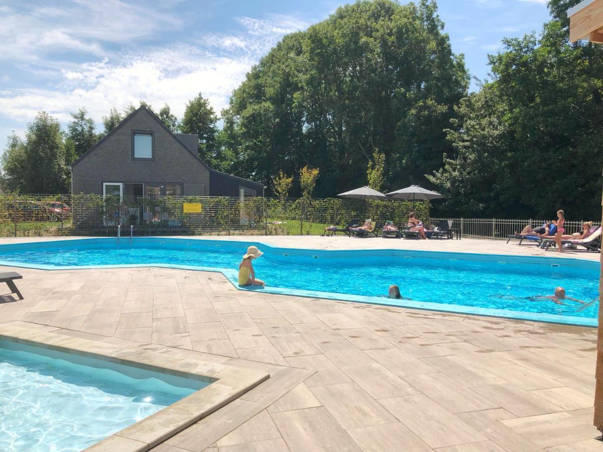 Chalet 579 Op Recreatiepark De Wielen シント・マールテン エクステリア 写真