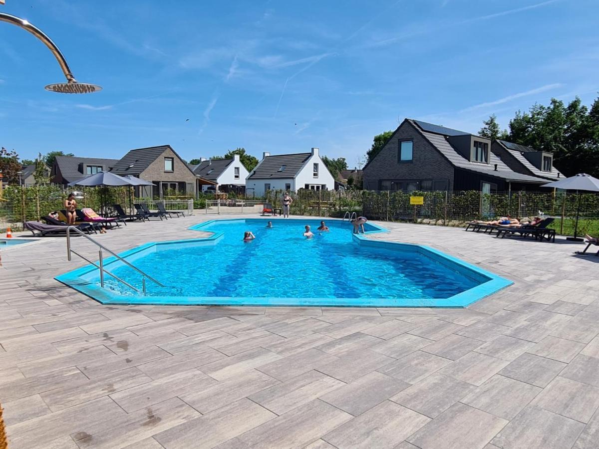 Chalet 579 Op Recreatiepark De Wielen シント・マールテン エクステリア 写真